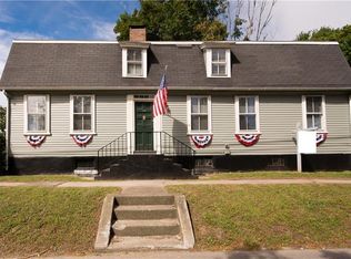 1013 Hope St, Bristol, RI 02809