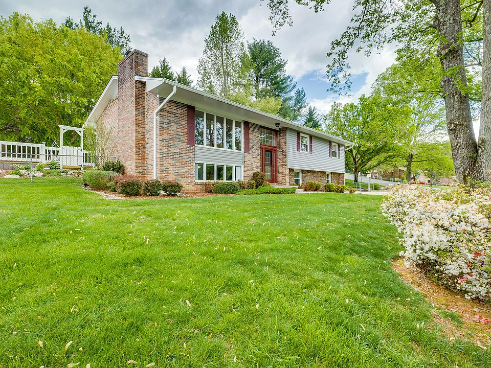 1st image of 605 Seminole Ln
