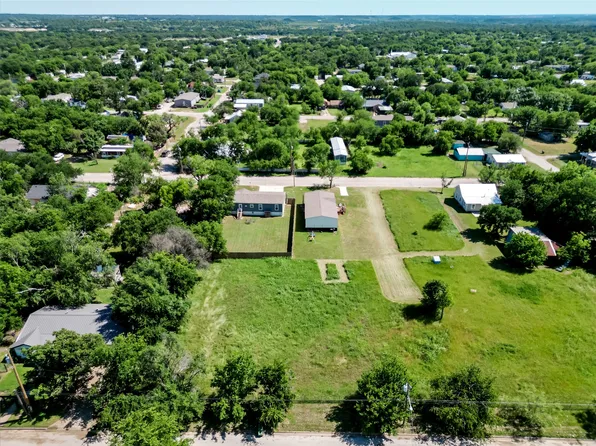 809 SW 15th St, Mineral Wells, TX 76067