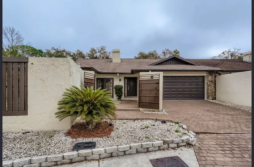 5018 Paloma Drive — Photo 1