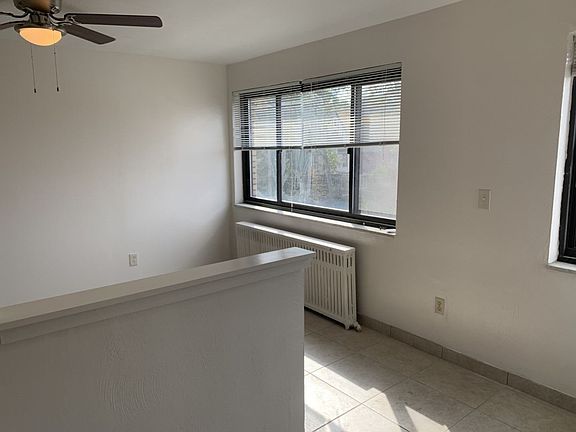 4th image of 819 College Ave APT C1