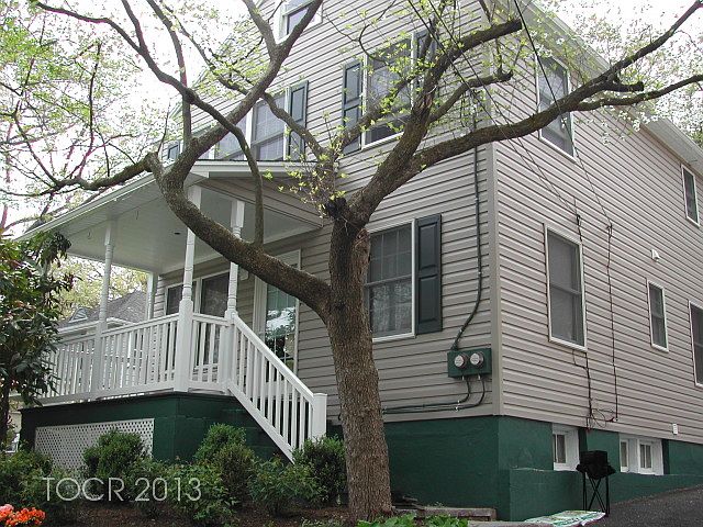 1st image of 415 Kingston St