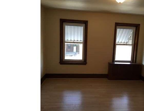 5th image of 2041 E Cumberland St