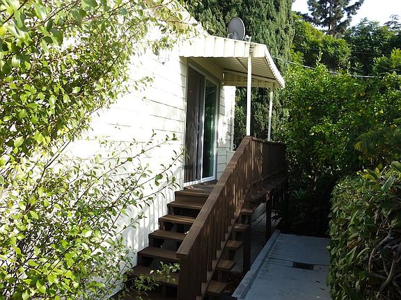 3rd image of 1865 Morton Ave