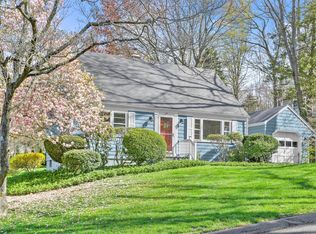 29 Beverly Rd, Trumbull, CT 06611