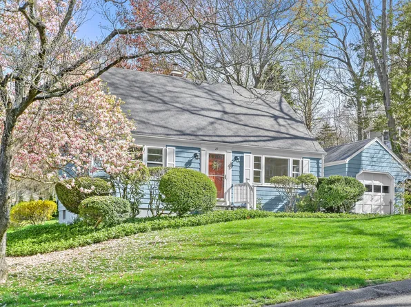 29 Beverly Road, Trumbull, CT 06611