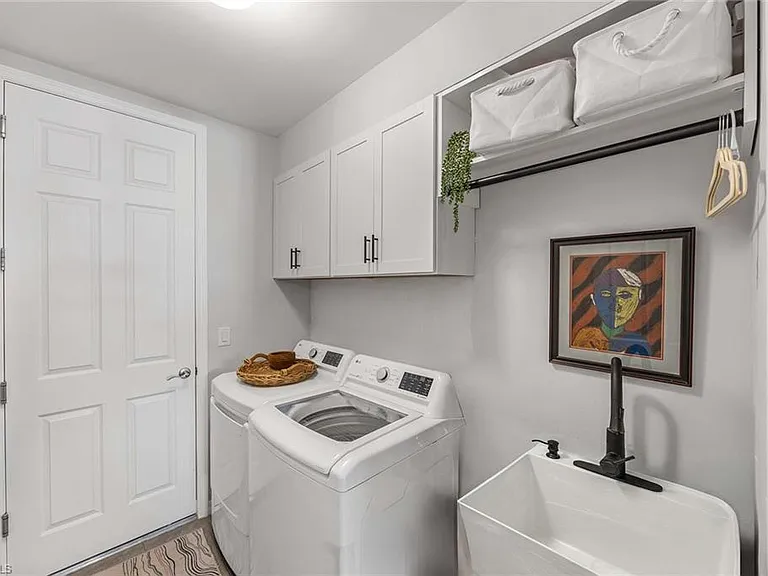 14610 Edgewater Cir — Photo 24