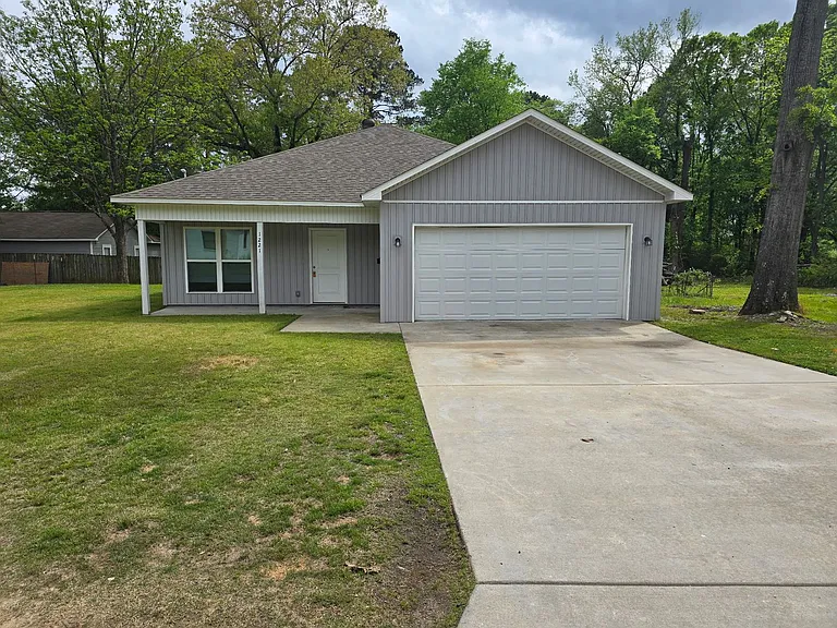 1221 Cherry Ln — Photo 1