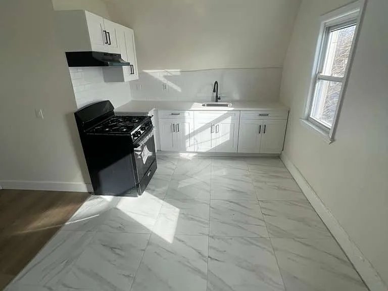 27 N 5th St #3L — Photo 2