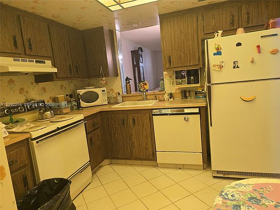 5th image of 7624 NW 18th St APT 304