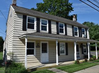 546 N Main St, Stewartsville, NJ 08886