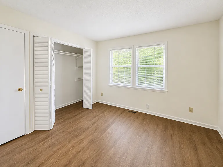 118 Chaucer Ct — Photo 19