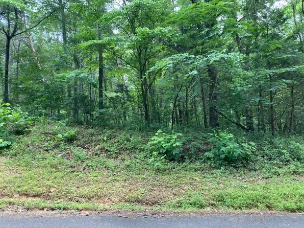 5585 Emerald Rd, Cookeville, TN 38501