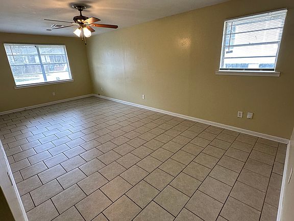 3rd image of 4909 Venus St #4909