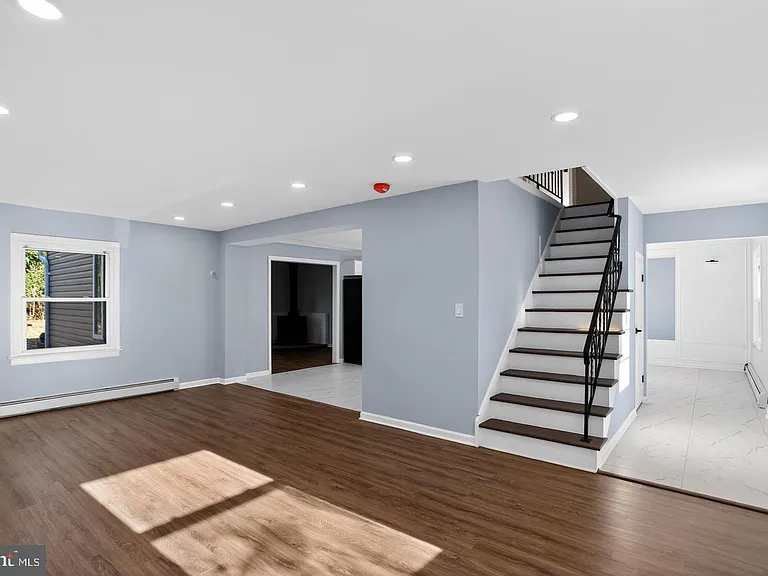 78 Barrington Ln — Photo 4