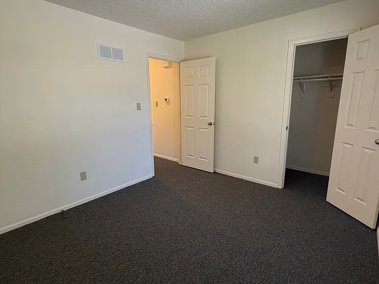 228 NW Waterwheel Ct — Photo 42