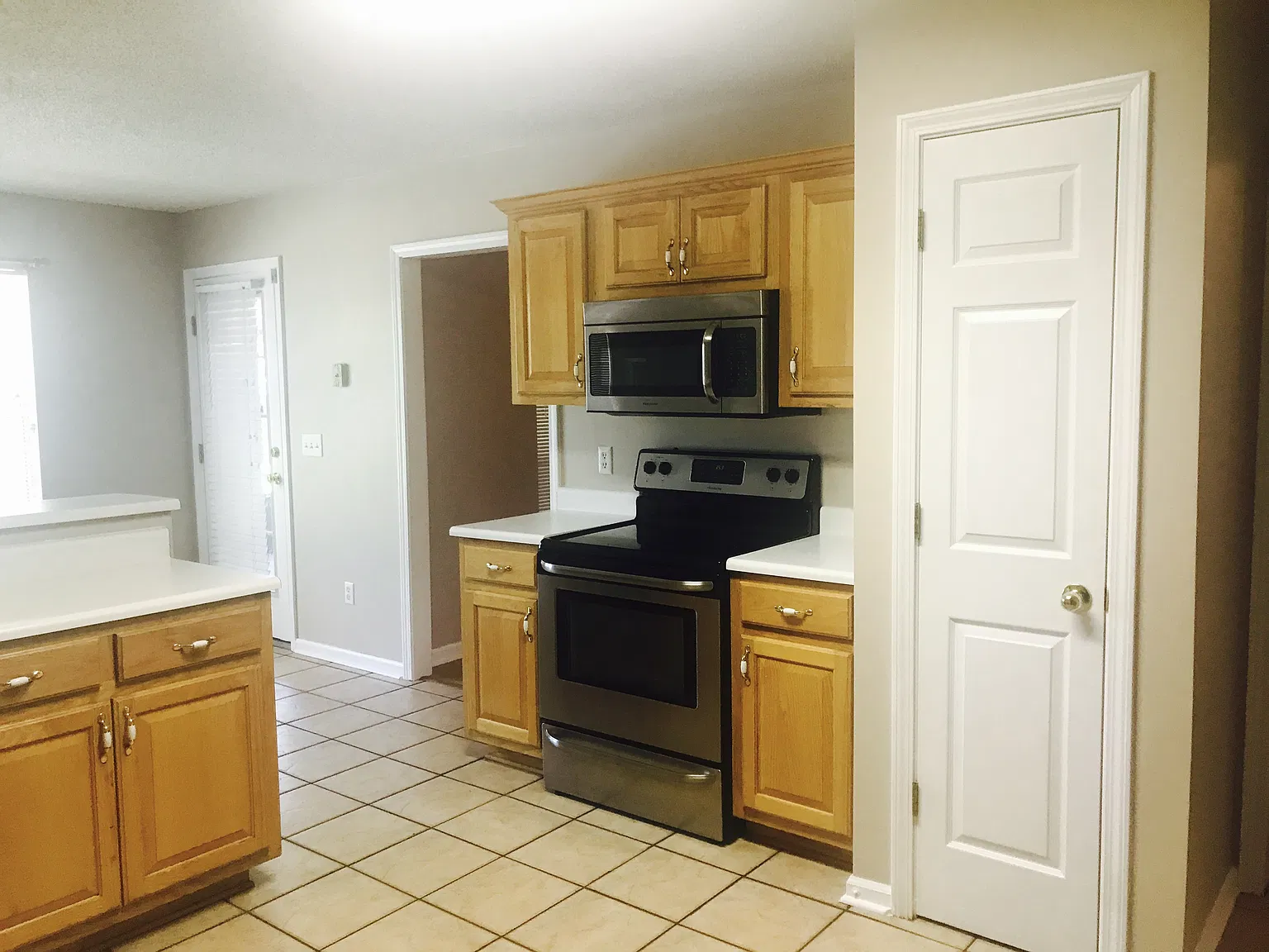 4 bed, 2.5 bath, 2027 sqft, $2,100 — Photo 4