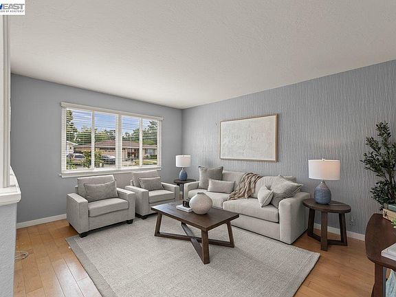 5th image of 9797 Davona Dr