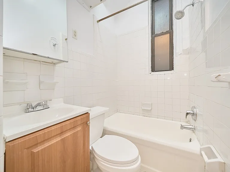414 E 89th St #1R — Photo 19