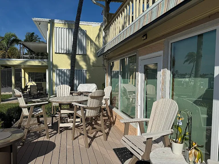 409 Fernandina St — Photo 15