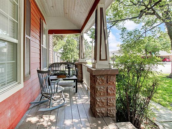 Home front porch for the downstairs unit