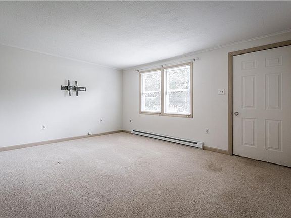 5th image of 988 Kevin Dr