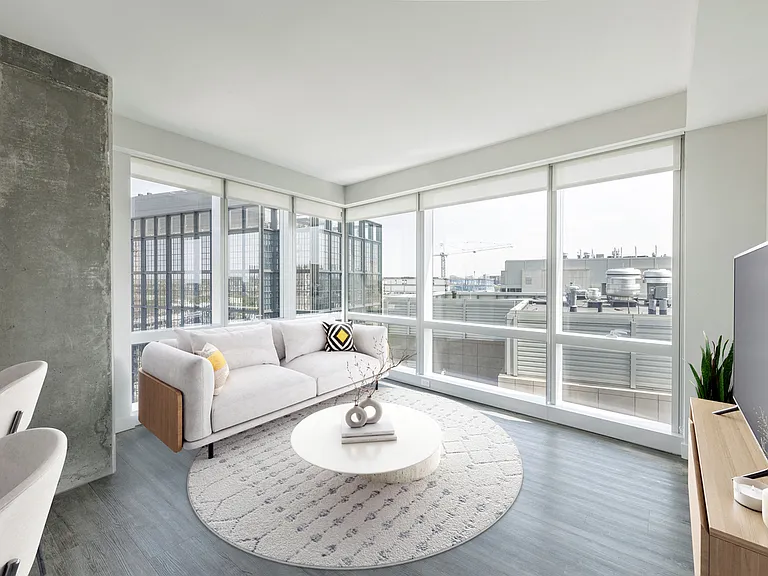Pierce Boston — Photo 4