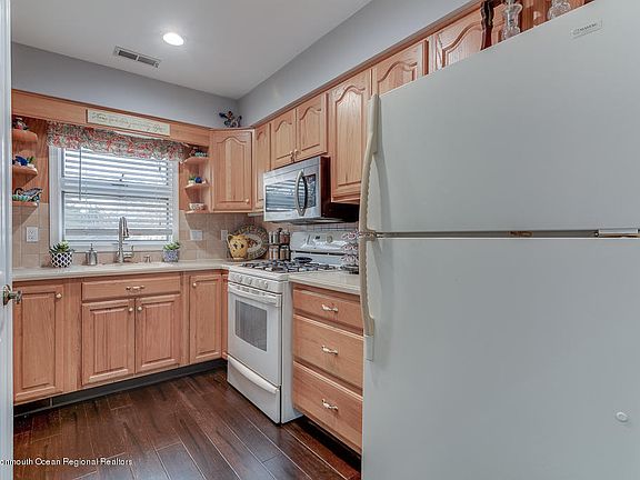 4th image of 1462 Sanish Ct