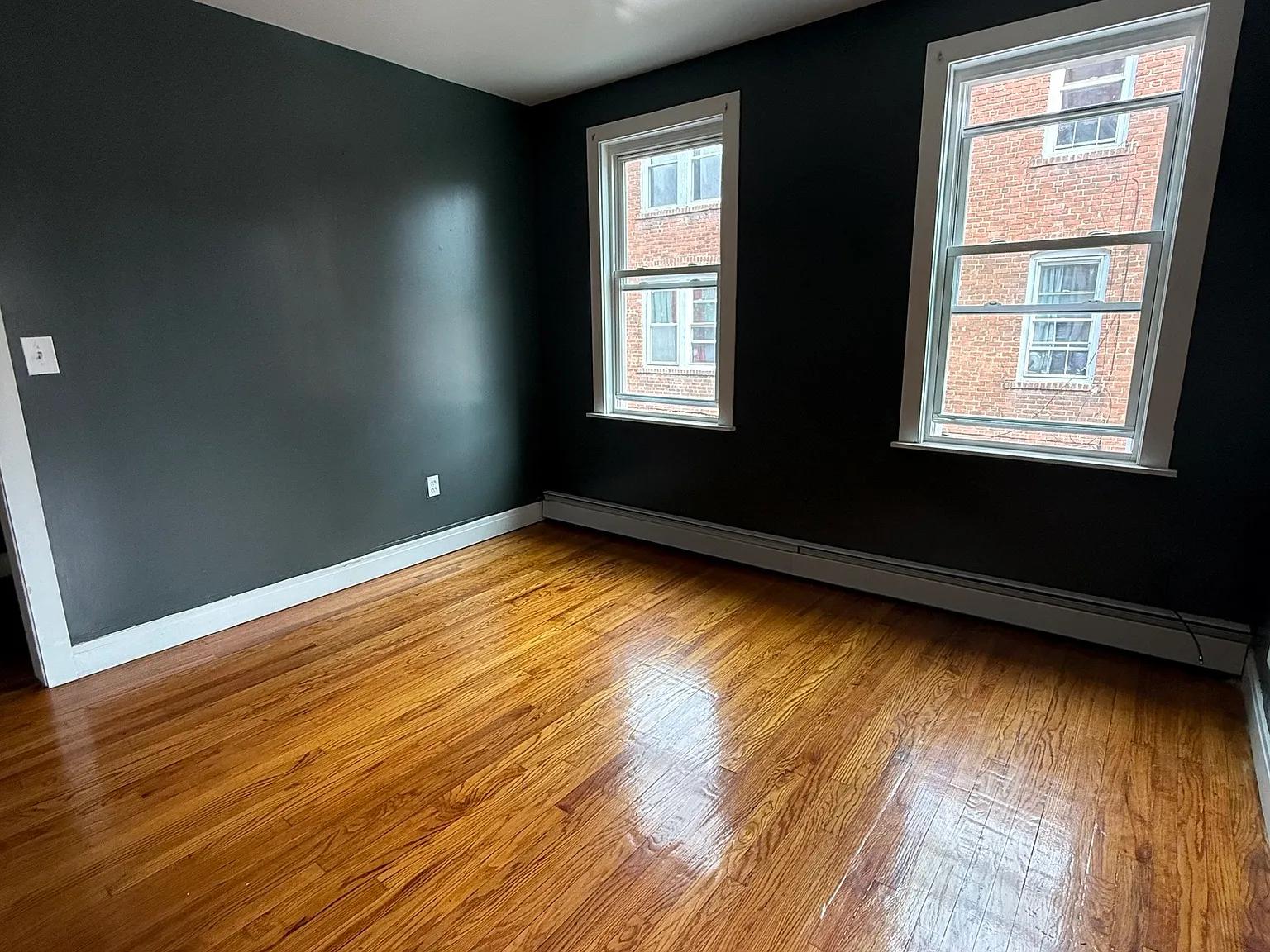 2 bed, 1.0 bath, 817 sqft, $1,300 — Photo 4