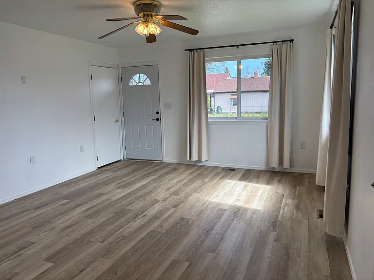 1117 N Cook St — Photo 4