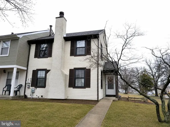 601 Magnolia Ct, Marlton, NJ 08053