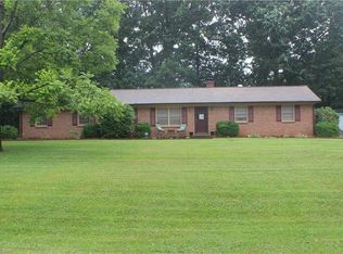 1112 Tommys Lake Rd, Winston Salem, NC 27105