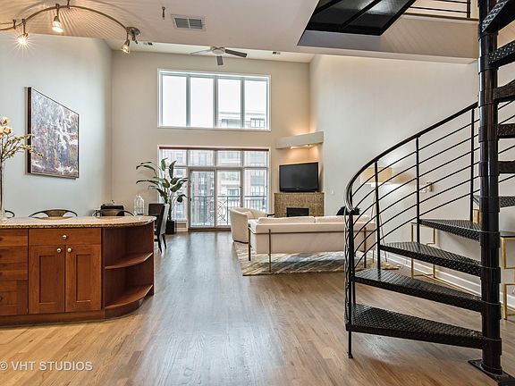 5th image of 1926 S Wabash Ave Unit 4