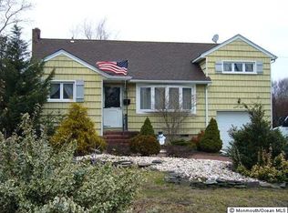 23 Kenneth Ter E, Middletown, NJ 07748