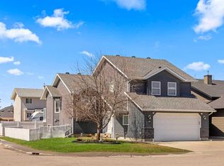 65 E Canoe Cir SW, Airdrie, AB T4B 2L6
