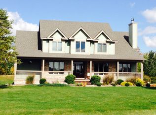 6N940 Gilmore Dr, St Charles, IL 60175
