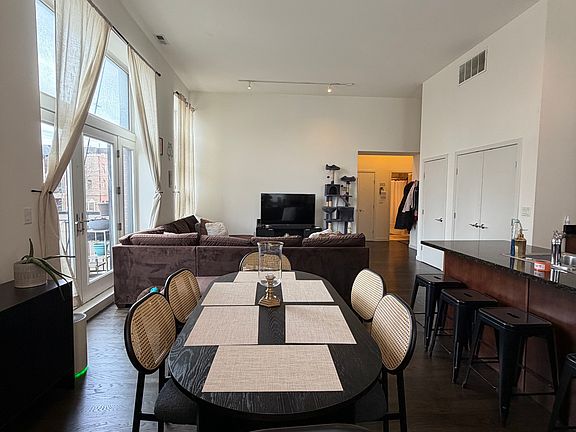 2nd image of 2401 W North Ave #200