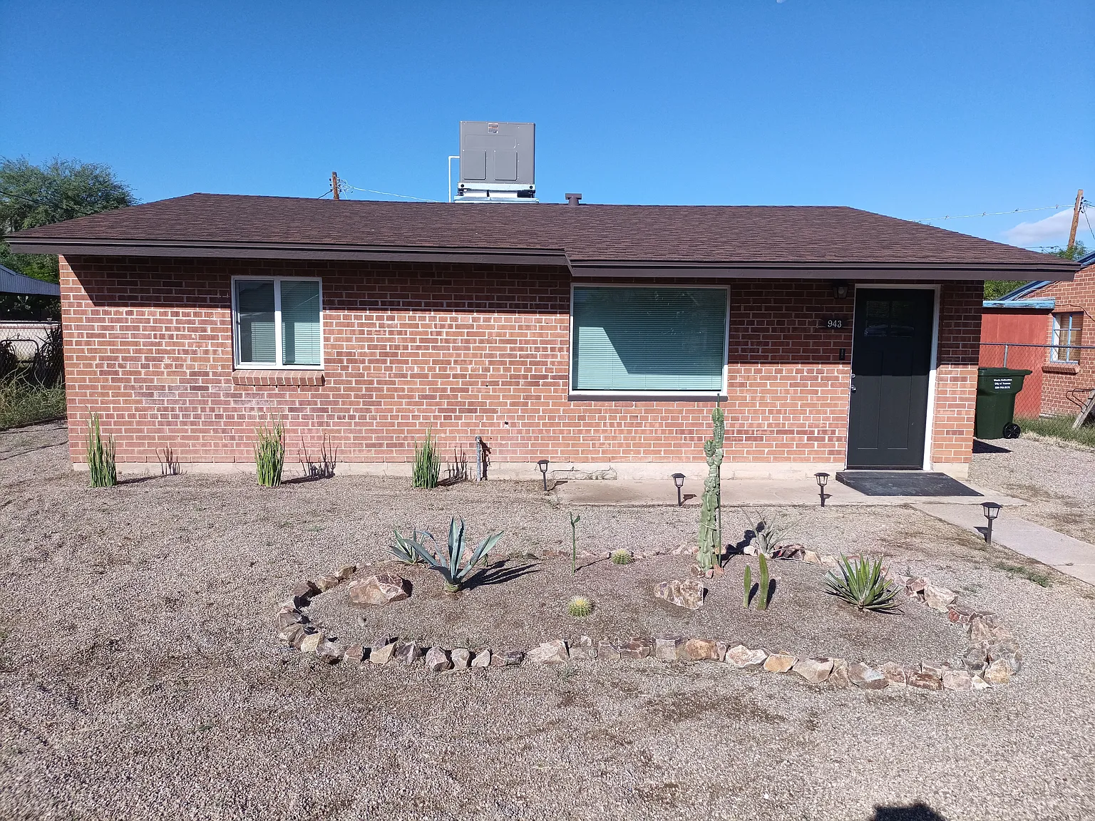 2 bed, 896 sqft, $1,395 — Photo 1