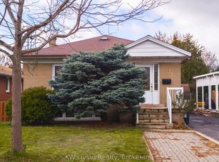 27 Beacham Cres, Toronto, ON M1T 1M9