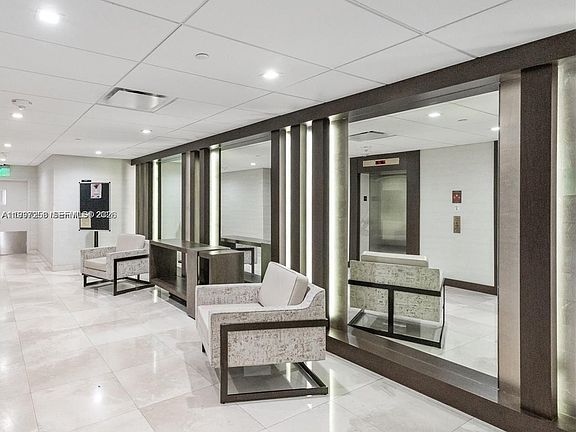5th image of 20225 NE 34th Ct APT 2513