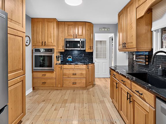 5th image of 60 Guthrie Dr
