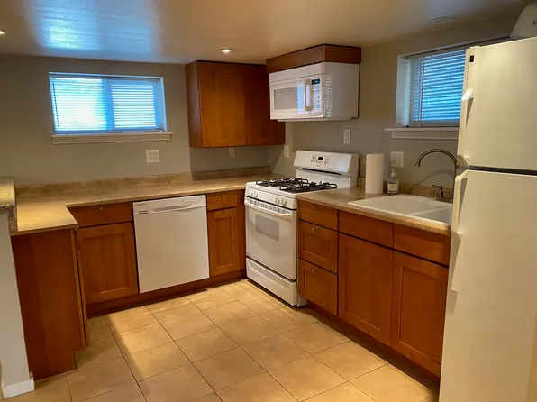 519 W McGraw St #B, Seattle, WA 98119