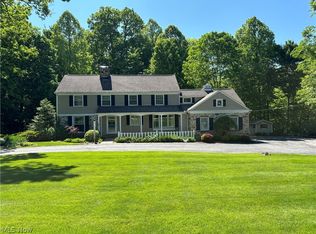 3050 Forest Dr, Pepper Pike, OH 44124