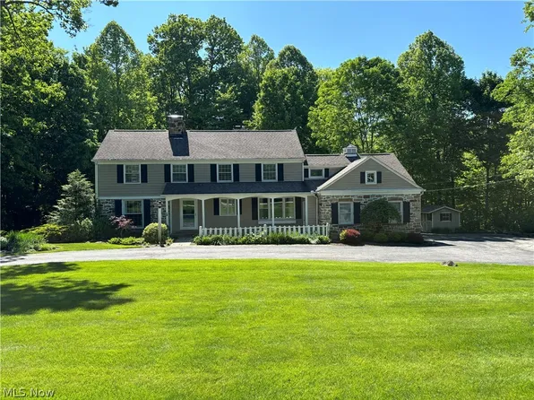 3050 Forest Dr, Pepper Pike, OH 44124