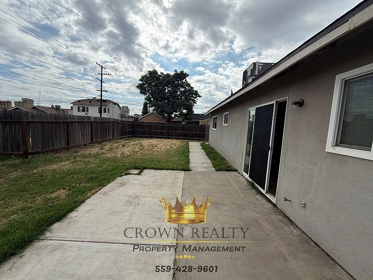 703 Mariposa Ave — Photo 8