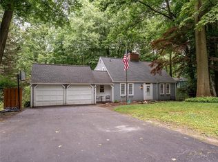 746 Oakridge Dr, Rochester, NY 14617