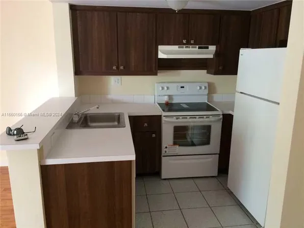 8660 NW 6th Ln #5207, Miami, FL 33126