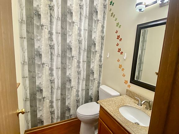 5th image of 399 Glen Byrn Ct