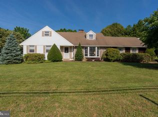 26 Valley View Dr, Feasterville Trevose, PA 19053