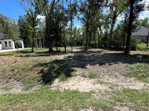 16 Arbor Ln, New Orleans, LA 70131